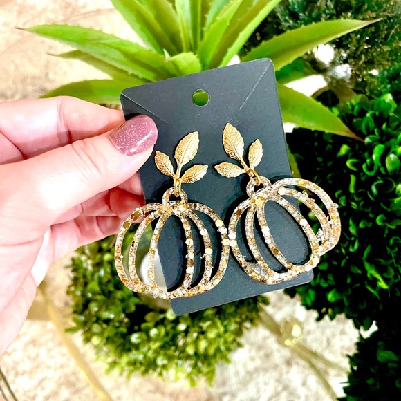 Acrylic Pumpkin and Leaf Earrings - Picture 6 of 9